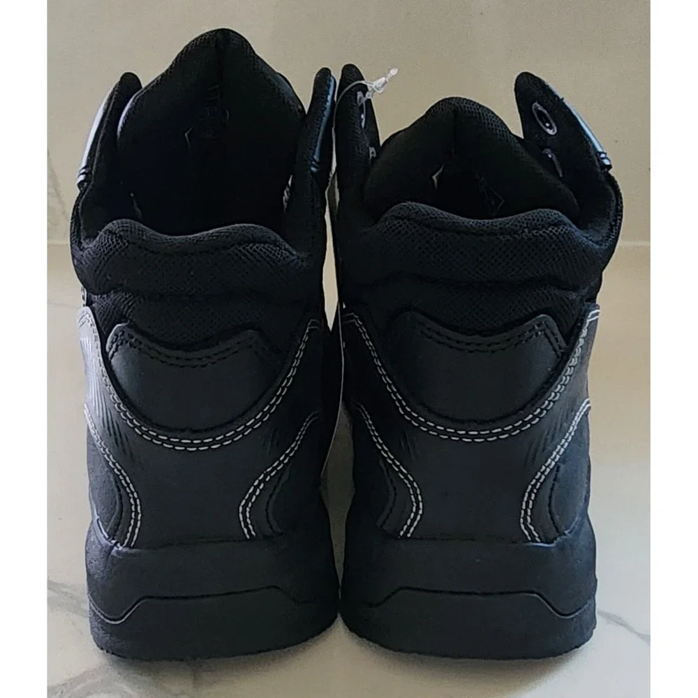 Shoe for Crew Stride Men's Slip Resistant Black Size 6.5 New With Tag